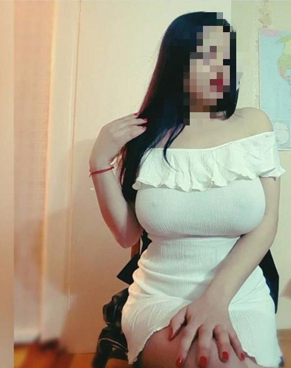 Проститутка Аня с 3 размером груди сделает с удовольствием стриптиз не профи и примет у себя